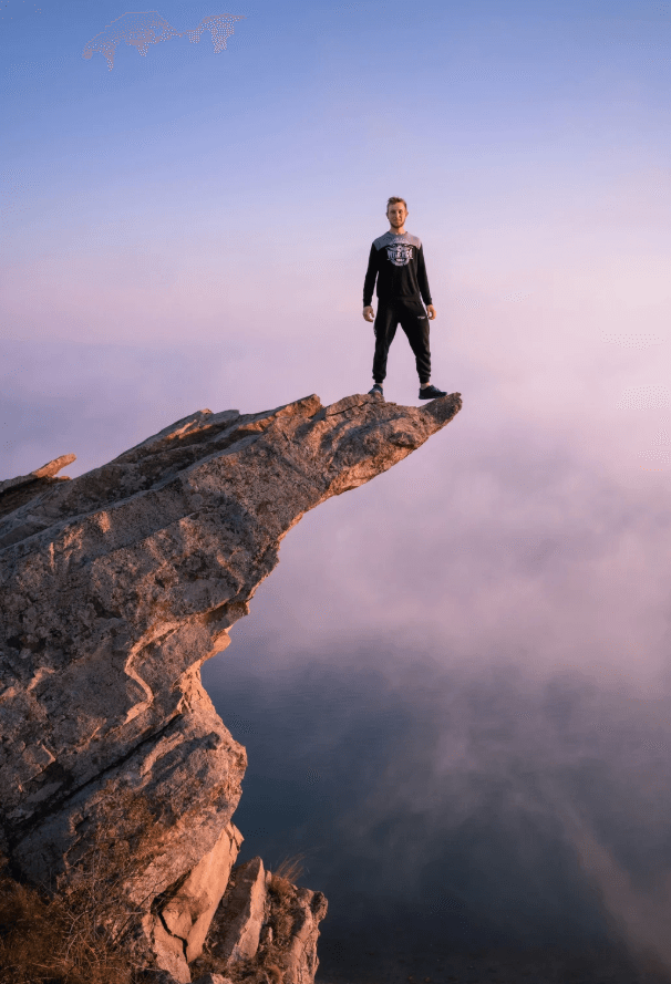 Risk disclaimer graphic placeholder